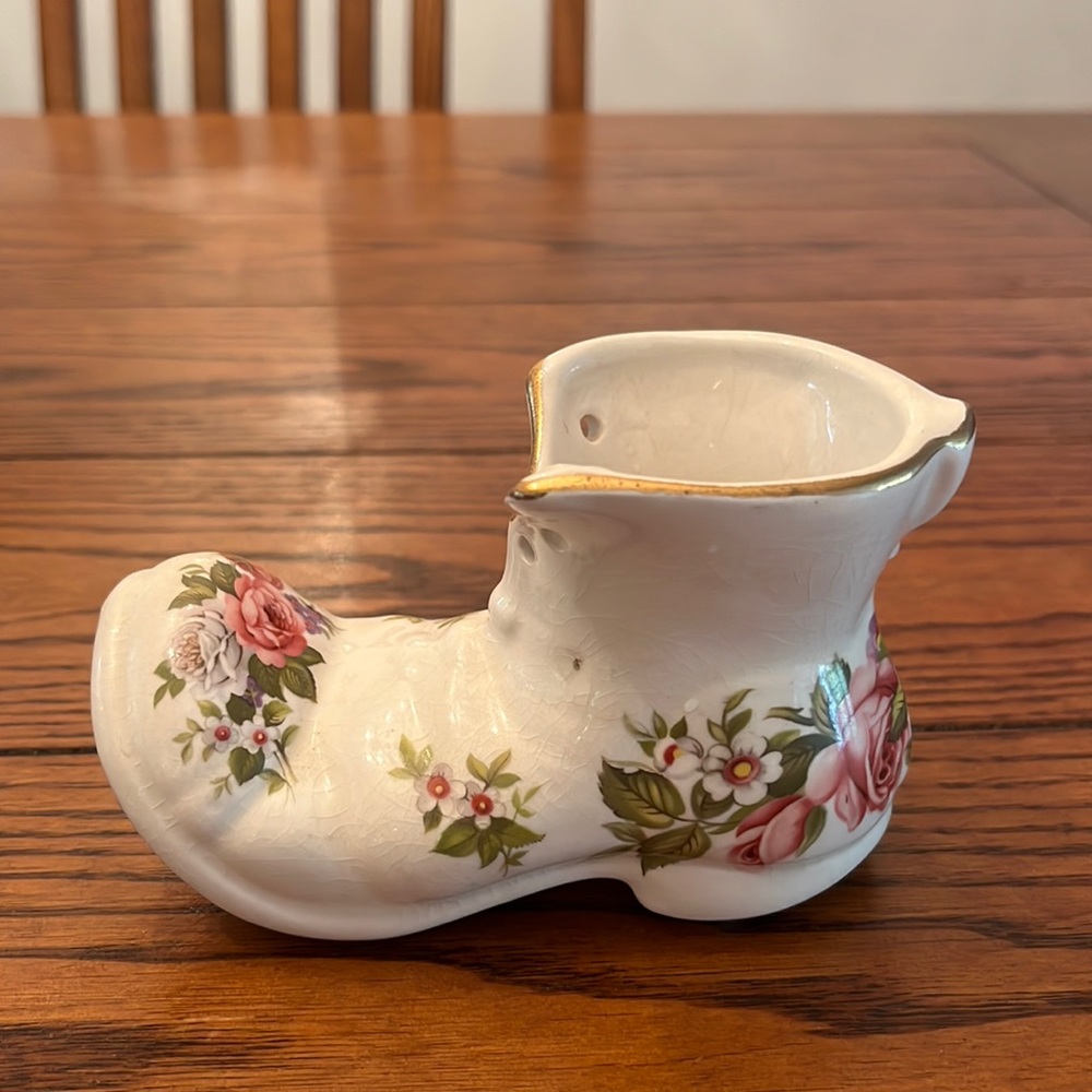 Vintage Old Foley porcelain shoe white with flowers. In good condition.